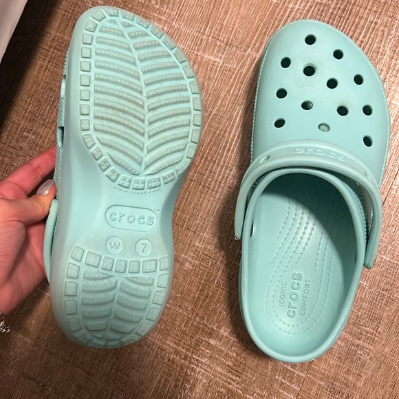 Crocs - Picture 2 of 3